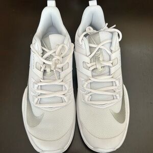 Women’s Nike Court Vapor Lite  ‘White Metallic Silver’ size 8.5